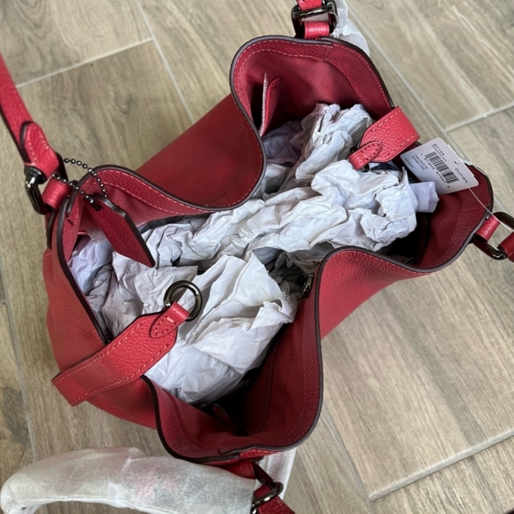 COACH NWT!! Edie 28 in Washed Red Pebble Leather Hobo Shoulder Bag # 57124 - Picture 5 of 16